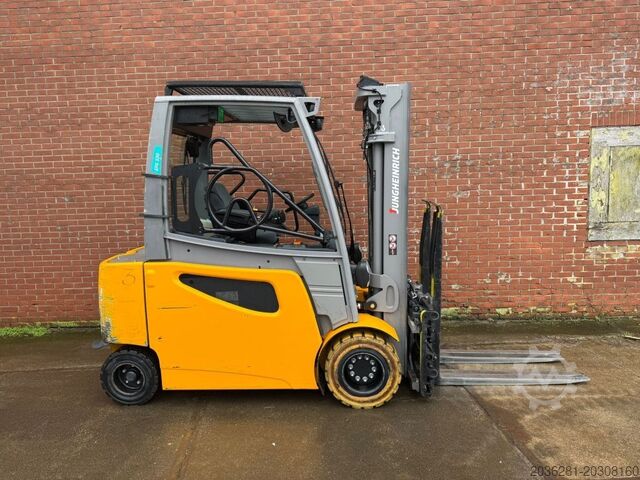 Electric 4-wheel forklift Jungheinrich EFG S30