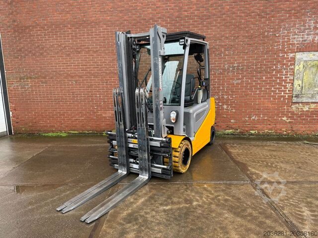 Electric 4-wheel forklift Jungheinrich EFG S30