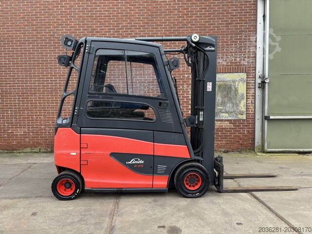 Electric 4-wheel forklift Linde E25HL-01/600