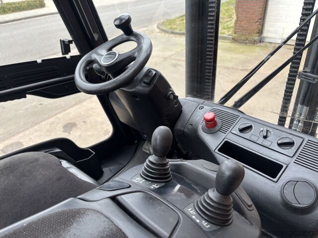 Electric 4-wheel forklift Linde E25HL-01/600