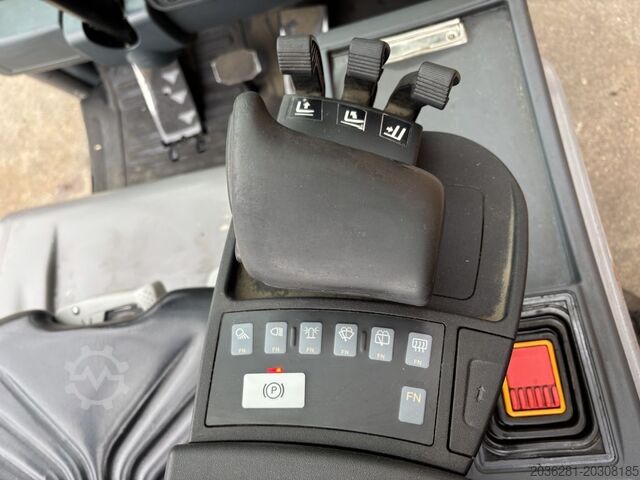 Electric 3-wheel forklift Jungheinrich EFG 216k