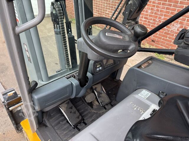 Electric 3-wheel forklift Jungheinrich EFG 216k