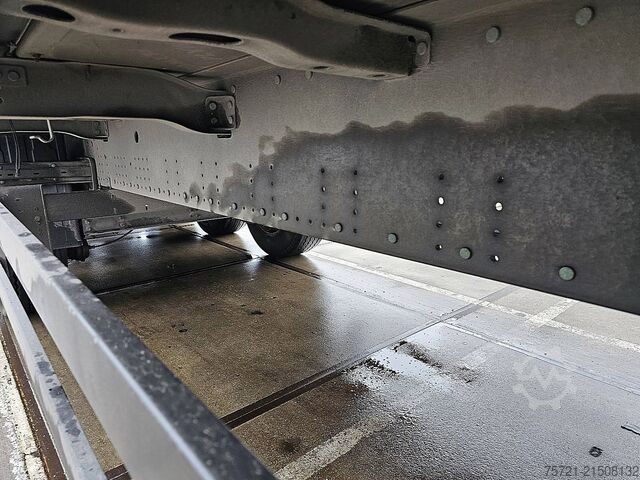 Schiebeplanen SCHMITZ SCB S3T TAILLIFT LBW KLEP