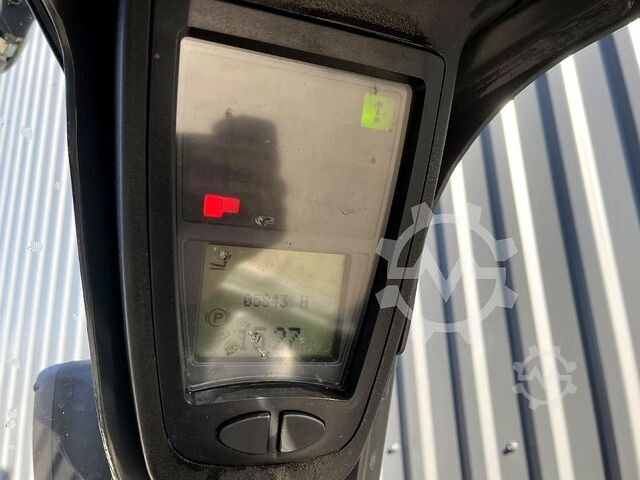 Electric 4-wheel forklift Linde E 16P-02