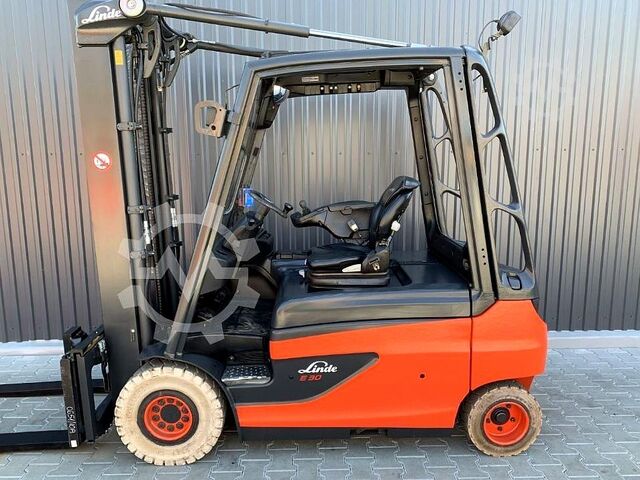Elektro 4 Rad-Stapler Linde E30L-01