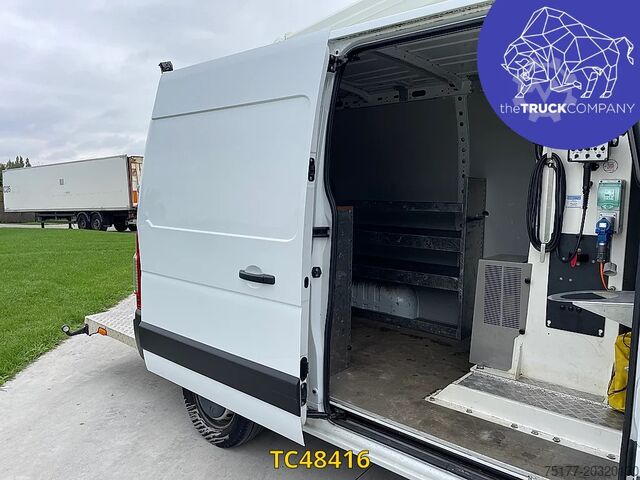 Lifting platform Renault Master Hoogtewerker
