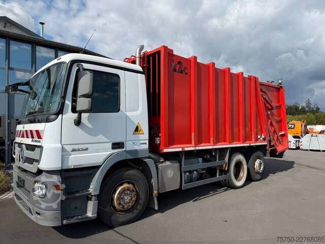 Garbage truck MERCEDES-BENZ Actros 2532 6x2 Zoeller Medium X 2EC23