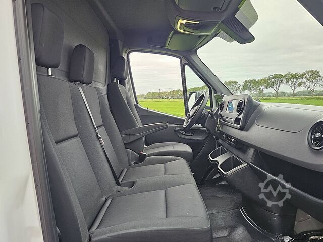 Suitcase MERCEDES-BENZ SPRINTER 317 Bakwagen Laadklep!