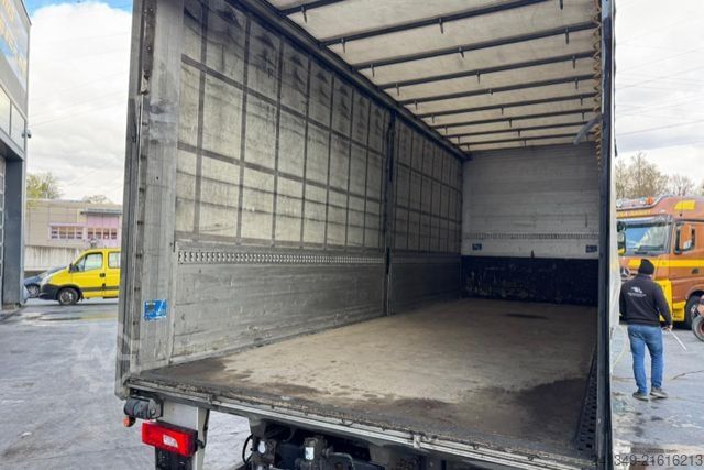 LKW mit Pritsche & Plane SCANIA R490 4x2