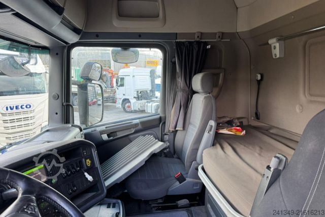 LKW mit Pritsche & Plane SCANIA R490 4x2