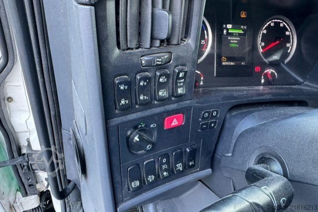 LKW mit Pritsche & Plane SCANIA R490 4x2