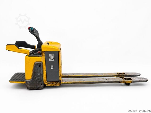 Niederhubwagen Jungheinrich ERE 225 // 2400 mm Gabeln // Initialhub // 2 weite