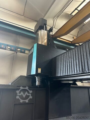 PORTALFRÄSMASCHINE HURCO DCXI 32