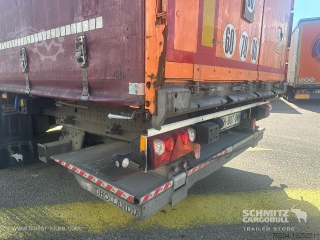 Open semitrailer with tarp Schmitz Cargobull Semitrailer Curtainsider Standard Hayon