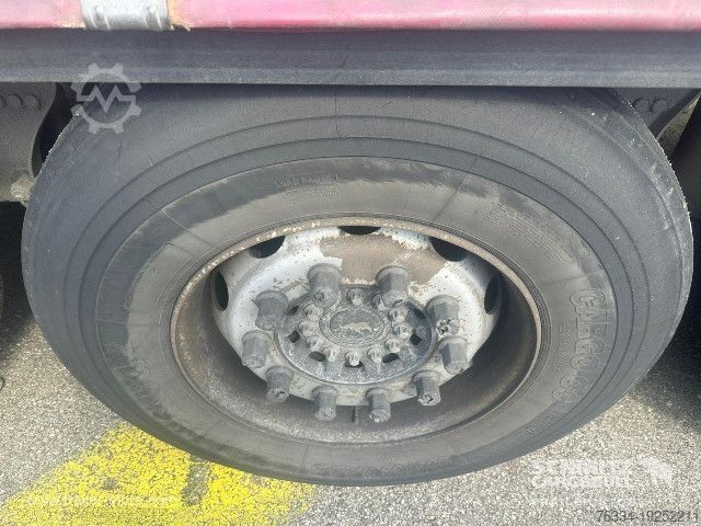 Open semitrailer with tarp Schmitz Cargobull Semitrailer Curtainsider Standard Hayon