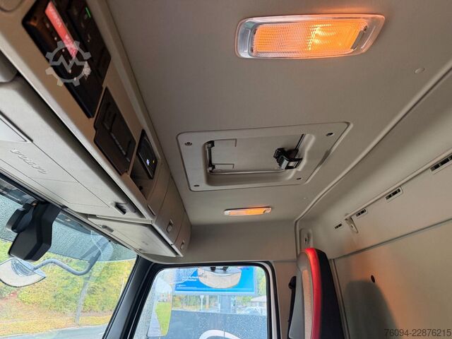 Abrollkipper VOLVO FMX 460 6x4 liftachse Abrollkipper KRAN 13m FUNK