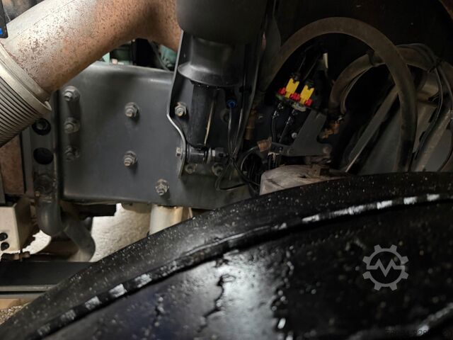 Autokran VOLVO FMX 460 6x4 liftachse Abrollkipper KRAN 13m FUNK