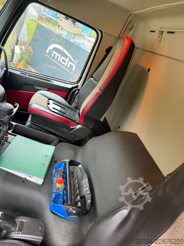 Autokran VOLVO FMX 460 6x4 liftachse Abrollkipper KRAN 13m FUNK