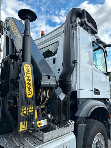 Kipper LKW MERCEDES-BENZ Arocs 2545 Kipper/Kran/6x4-4/Lenkachse/128 tkm