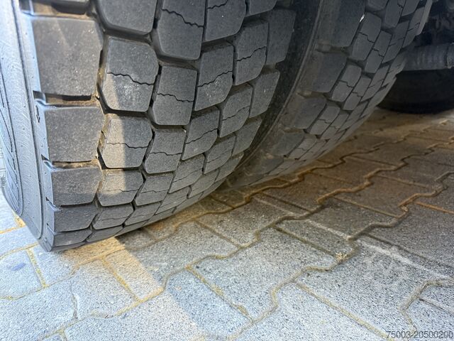 LKW mit Pritsche (offen) MAN TGX 26.480 6X2 Hiab 422 + Jib + Winde