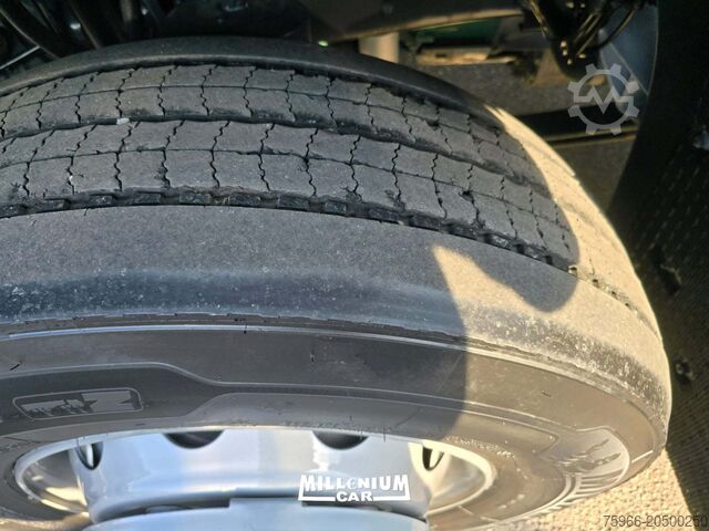 Standard road tractor Volvo VOLVO 500 KM 300MILA 2023