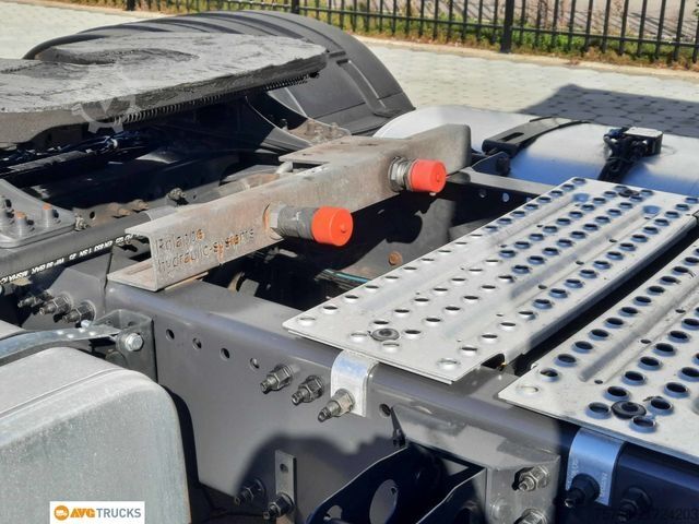 Standard tractor unit VOLVO FH 500 XL 2 Kreis Hydr I-Park-Cool Tacho 4.1 Alu