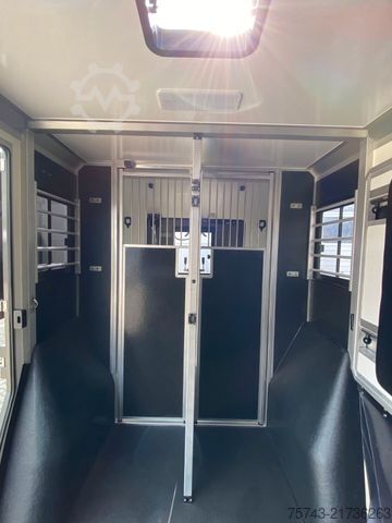 Livestock transporter RENAULT Master STX 5 Sitzer Haras ex. Lang Automatik