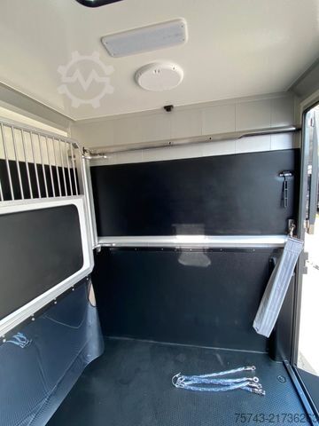 Livestock transporter RENAULT Master STX 5 Sitzer Haras ex. Lang Automatik