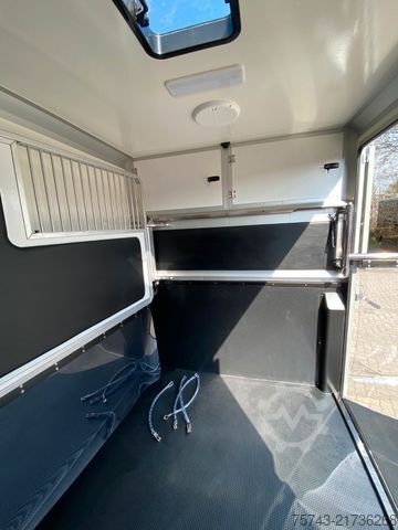 Livestock transporter RENAULT Master STX  Haras AUTOM. NEW MODEL 2025