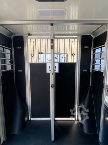 Livestock transporter RENAULT Master STX  Haras AUTOM. NEW MODEL 2025