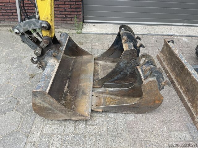 Neuson EZ36 mini excavator / central lubrication NEUSON EZ36 minigraver / centrale smering