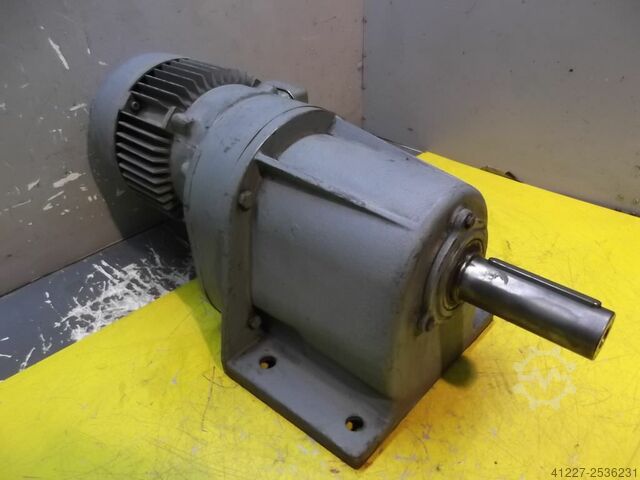 Gear motor 0.18 kW 4 rpm Bauer D06E03/85KV
