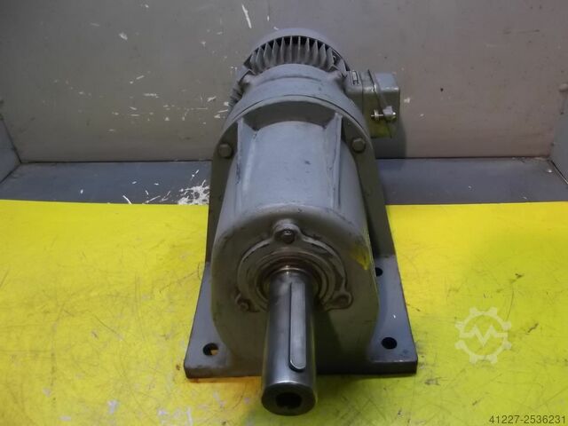Gear motor 0.18 kW 4 rpm Bauer D06E03/85KV
