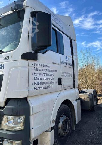Standard tractor unit MAN TGX 18.440