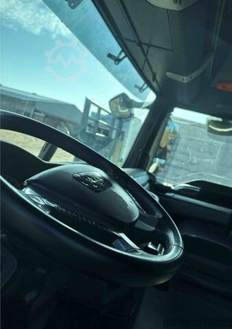 Standard tractor unit MAN TGX 18.440