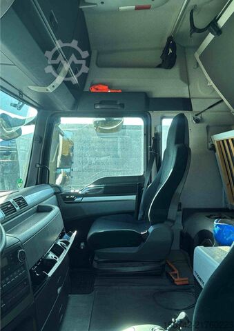 Standard tractor unit MAN TGX 18.440