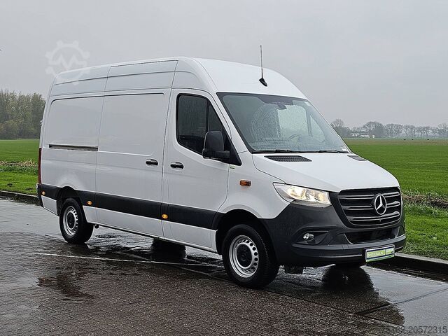 High-roof van MERCEDES-BENZ SPRINTER 317 L2H2 Mbux Navi RWD!