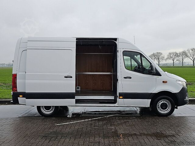 High-roof van MERCEDES-BENZ SPRINTER 317 L2H2 Mbux Navi RWD!