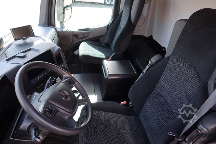 Mercedes-Benz Actros 1842 Bakwagen + Laadklep Mercedes-Benz Actros 1842 Bakwagen + Laadklep