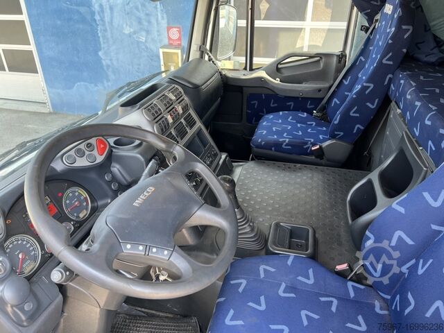 Flatbed truck with tarpaulin Iveco Stralis 420