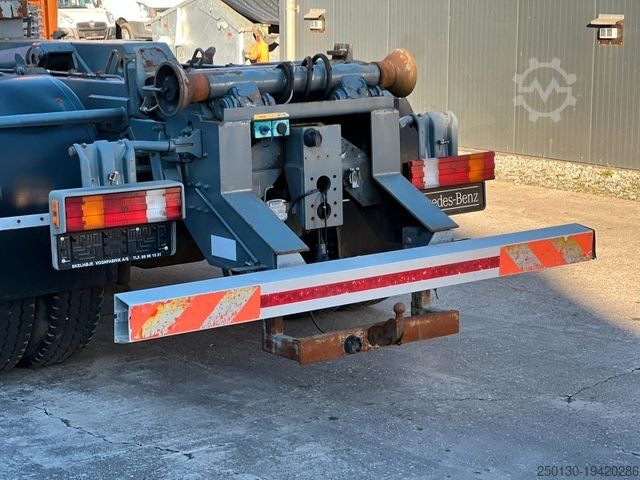 Roll-off tipper truck MERCEDES-BENZ 1824 AK 39 EU2 4x4 Top Zustand !! 66000 Km