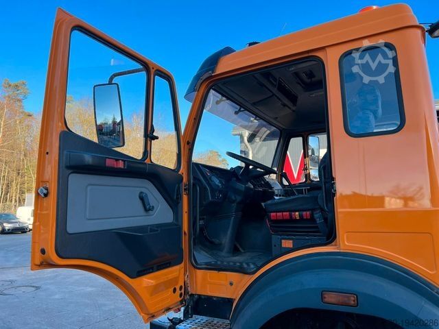 Roll-off tipper truck MERCEDES-BENZ 1824 AK 39 EU2 4x4 Top Zustand !! 66000 Km