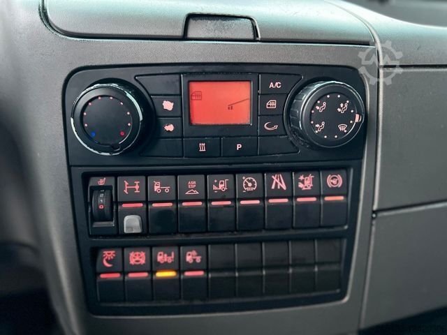 Volume tractor unit MAN TGX 18.360 4x2 EU6 Low-Liner