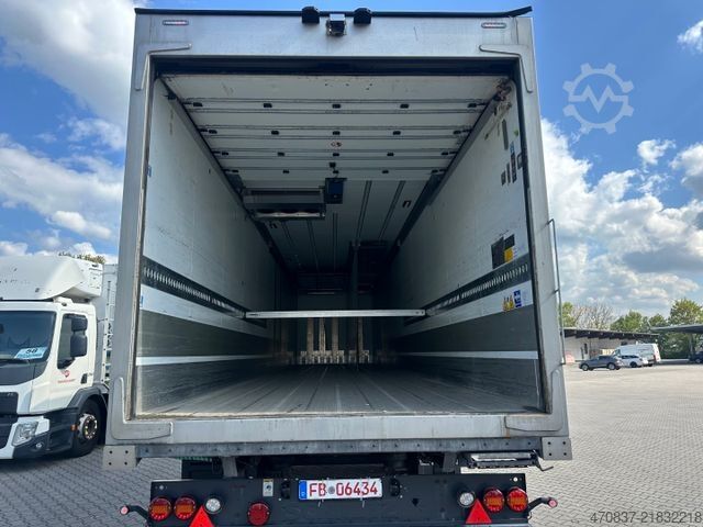 Standard tractor unit VOLVO FM 380 / Schmitz / 3 Kammer / Carrier ICELAND