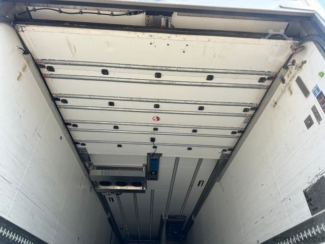 Standard tractor unit VOLVO FM 380 / Schmitz / 3 Kammer / Carrier ICELAND