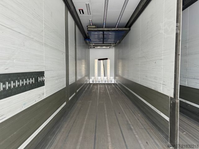 Standard tractor unit VOLVO FM 380 / Schmitz / 3 Kammer / Carrier ICELAND