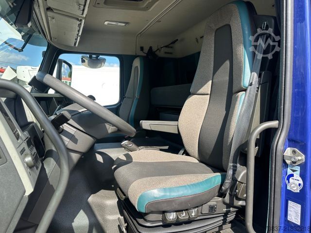 Standard tractor unit VOLVO FM 380 / Schmitz / 3 Kammer / Carrier ICELAND