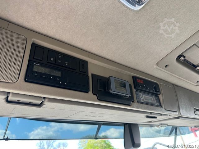 Standard tractor unit VOLVO FM 380 / Schmitz / 3 Kammer / Carrier ICELAND