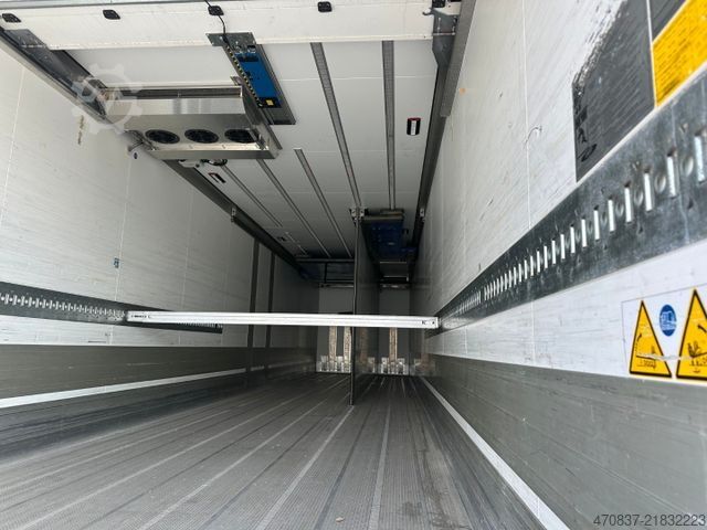 Reefer semitrailer SCHMITZ CARGOBULL SCB 2 / Carrier ICELAND / Elektro / 3 x Kammer