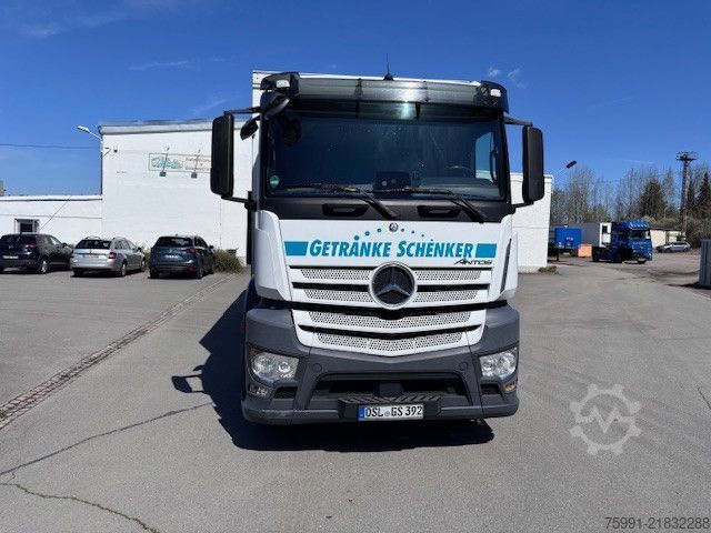LKW mit Getränkeaufbau MERCEDES-BENZ MB Antos Getränkeaufbau Schwenkwand Ladebordwand
